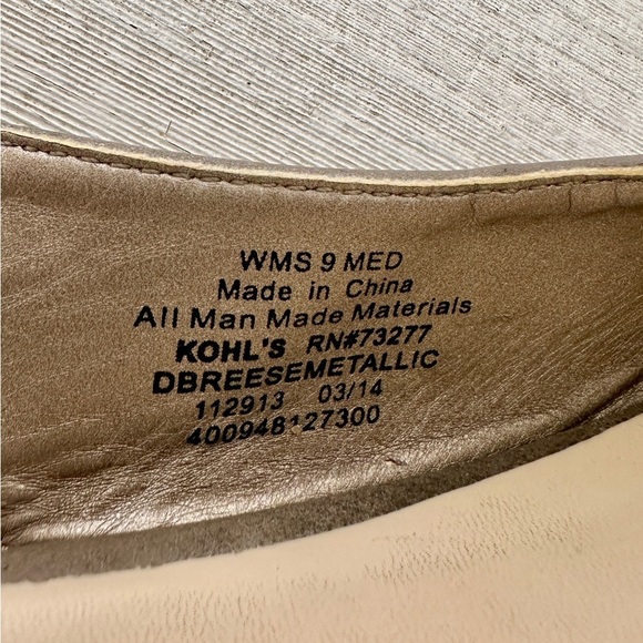 DANA BUCHMAN, WEDGE SANDALS. SILVER METALLIC, SLINGBACK WITH CUTOUT WEDGE.SIZE9M - Picture 9 of 9